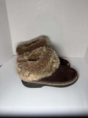 ISOTONER SLIPPERS SIZE 7.5-8